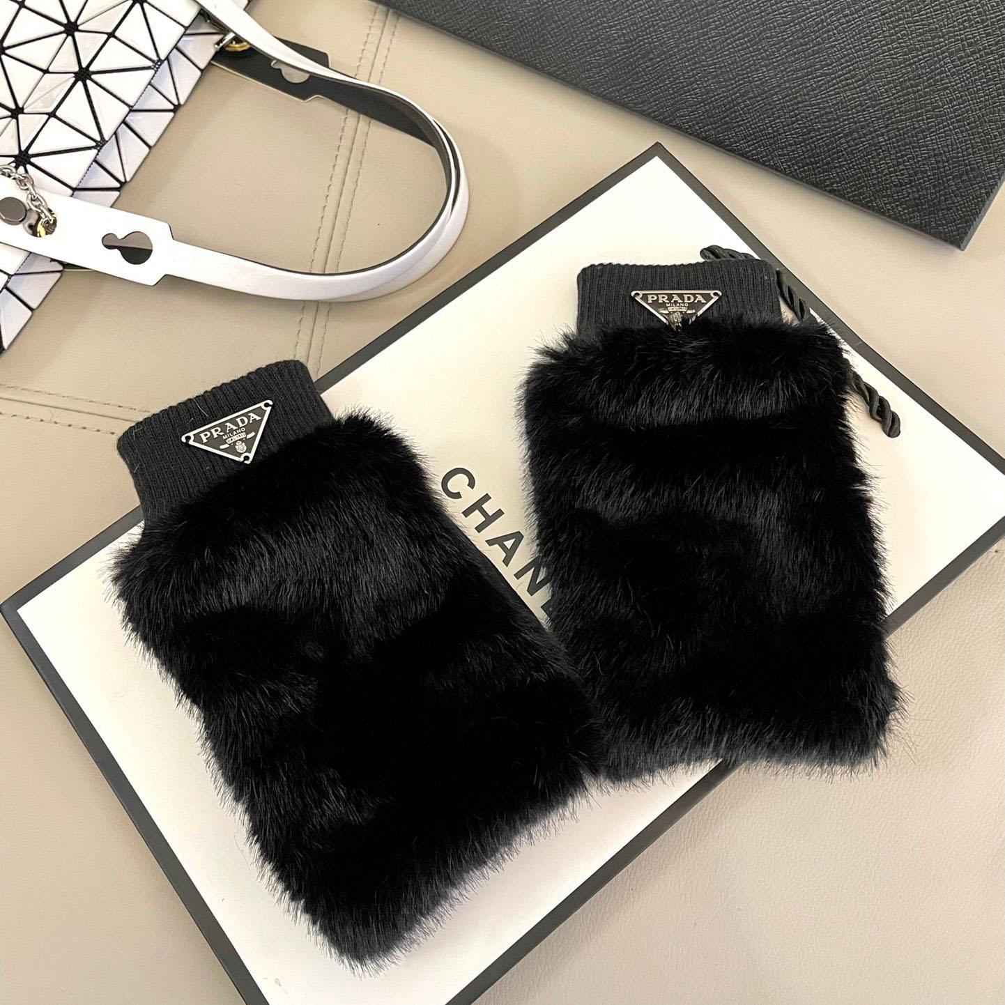 Prada Gloves  - FashionPlug
