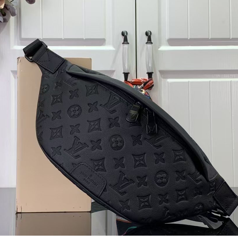 Louis Vuitton Discovery Bumbag PM (44-15-9 cm)M46036 - FashionPlug