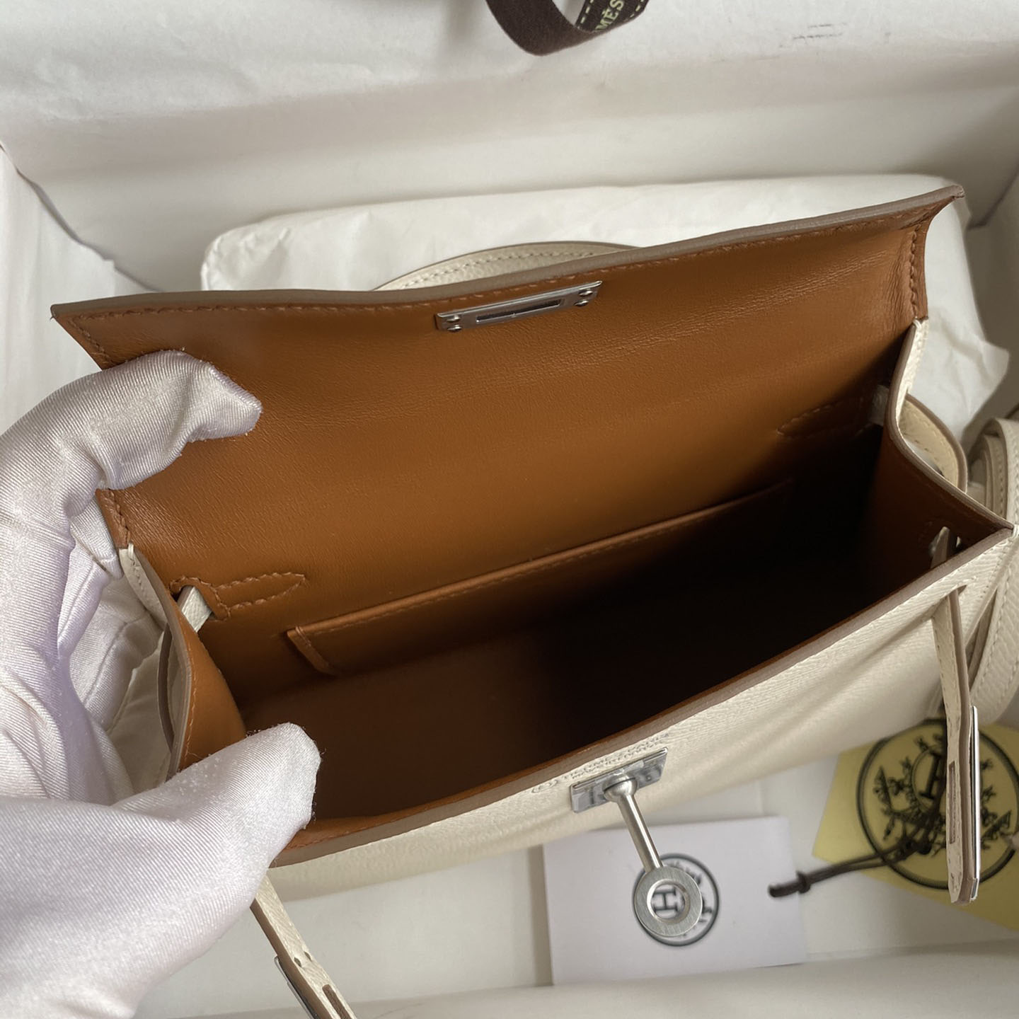 Hermes Kelly Handbag   19cm - FashionPlug