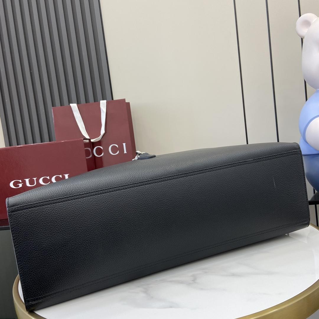 Gucci Large Tote Bag With Hook Closure - FashionPlug