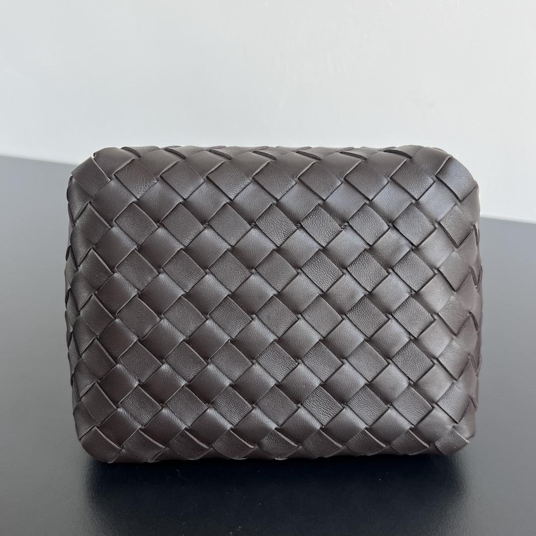 Bottega Veneta Small Parachute Chain   - FashionPlug