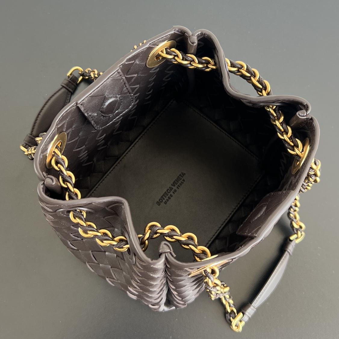 Bottega Veneta Small Parachute Chain   - FashionPlug