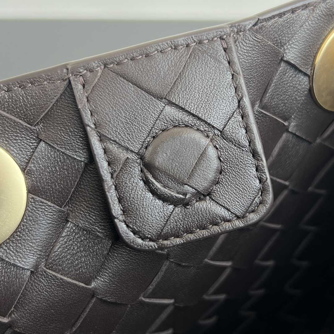 Bottega Veneta Small Parachute Chain   - FashionPlug