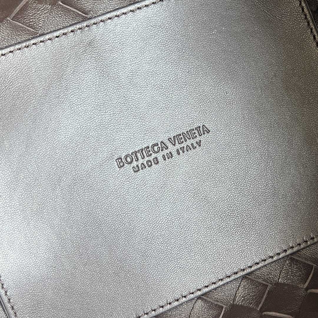 Bottega Veneta Small Parachute Chain   - FashionPlug