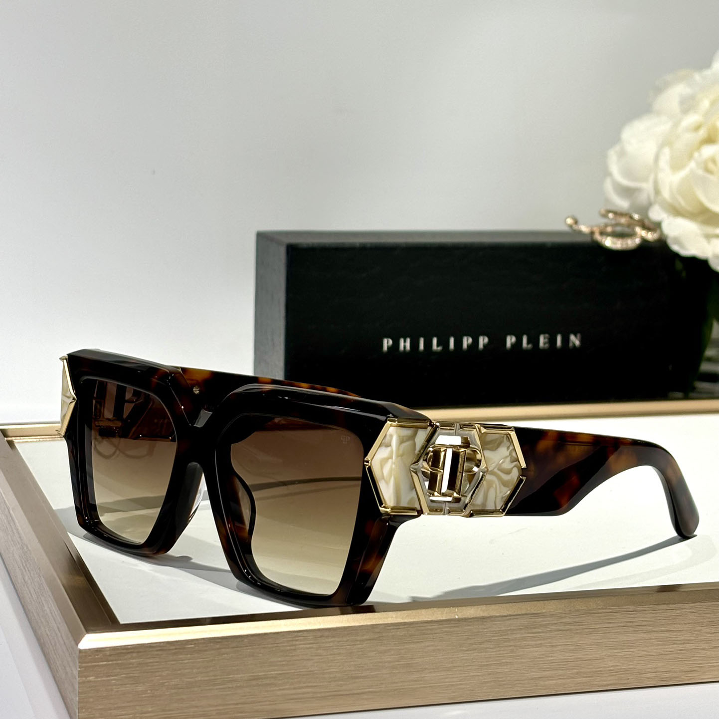 Philipp Plein Sunglasses Plein Hera    SPP135 - FashionPlug