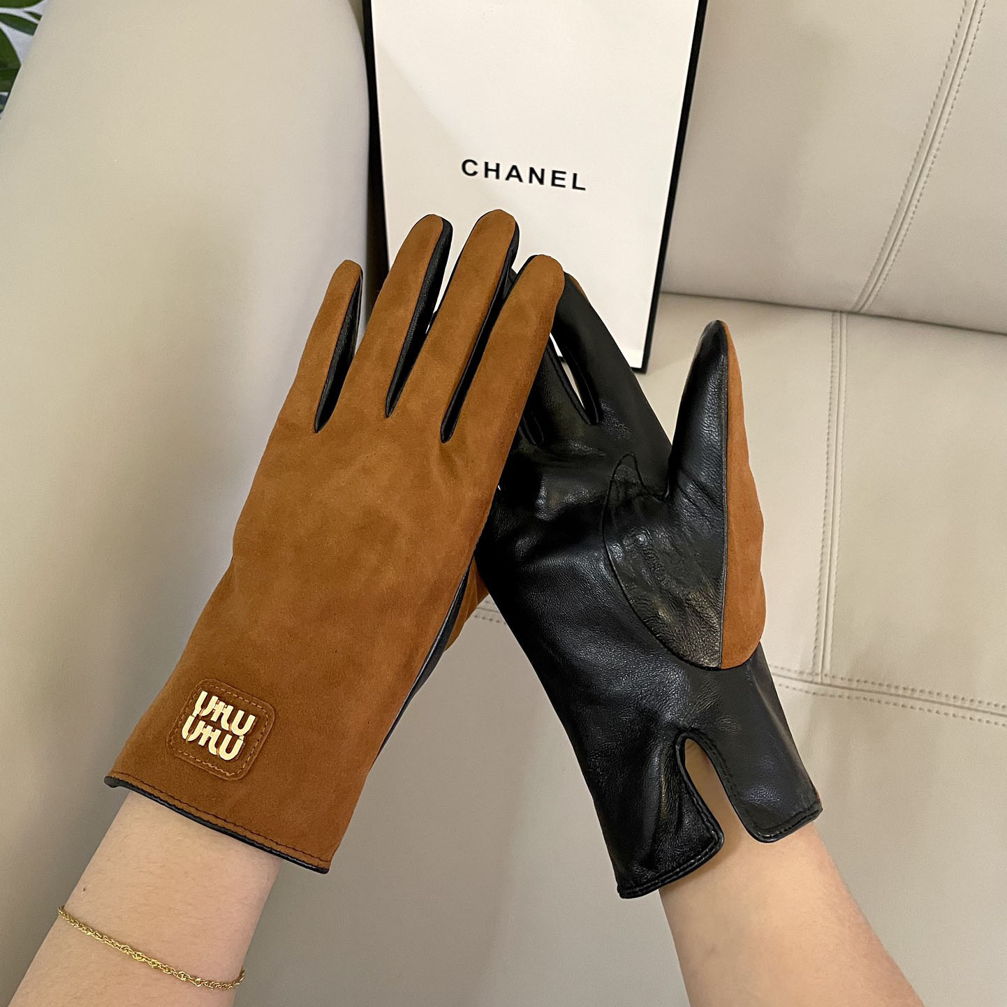 Miu Miu Gloves  - FashionPlug