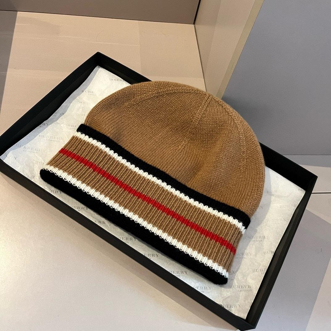 Burberry Beanie - FashionPlug