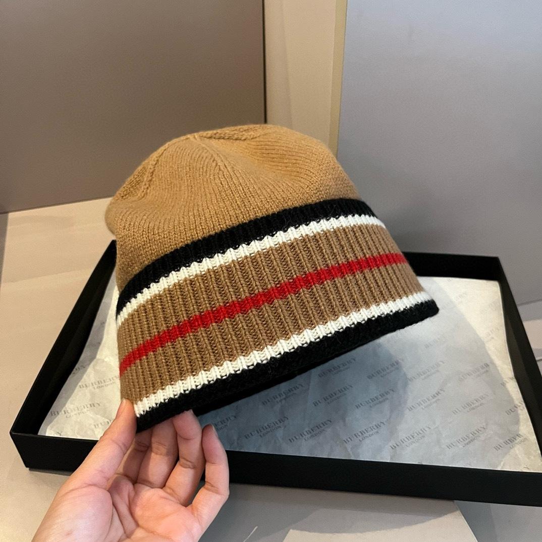 Burberry Beanie - FashionPlug