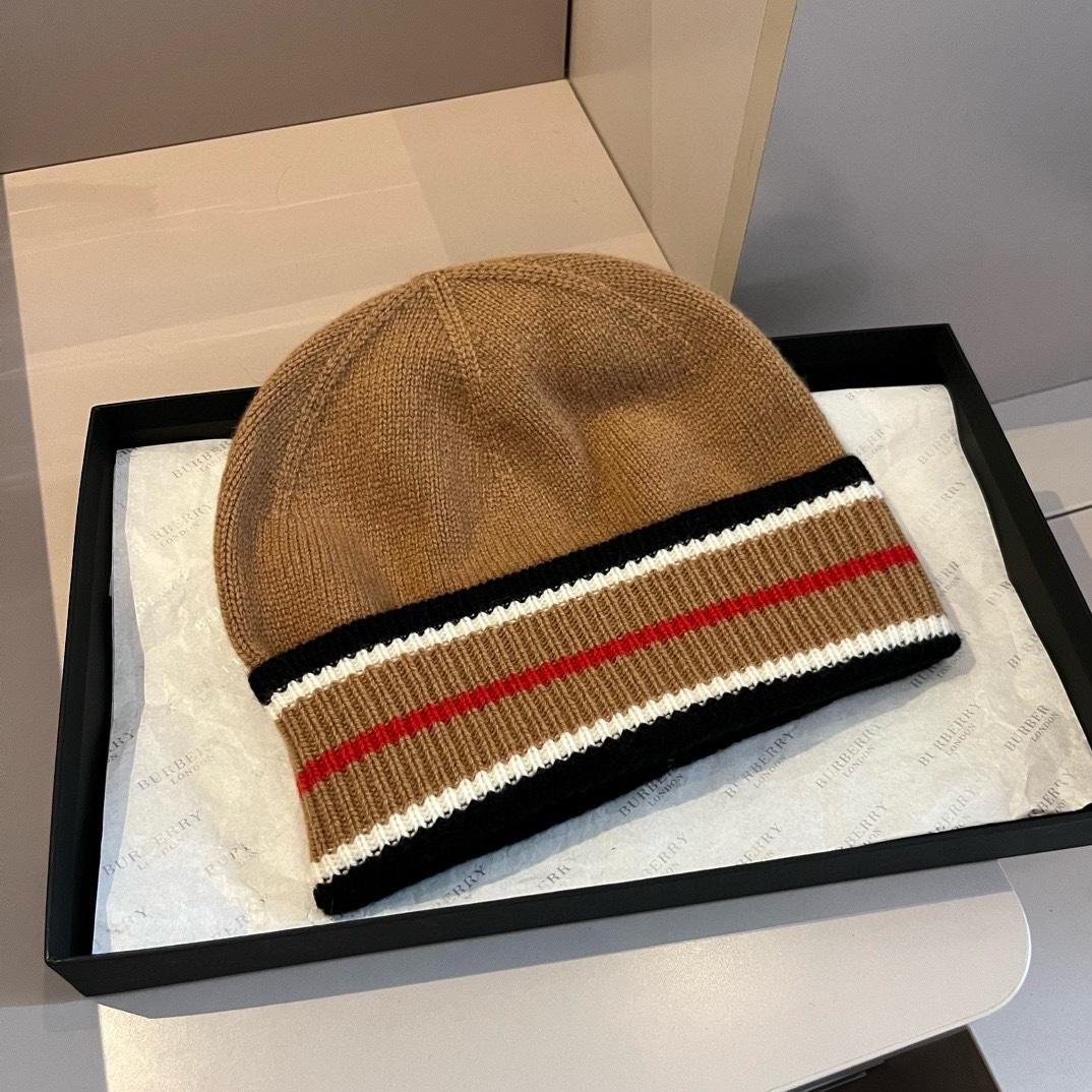 Burberry Beanie - FashionPlug