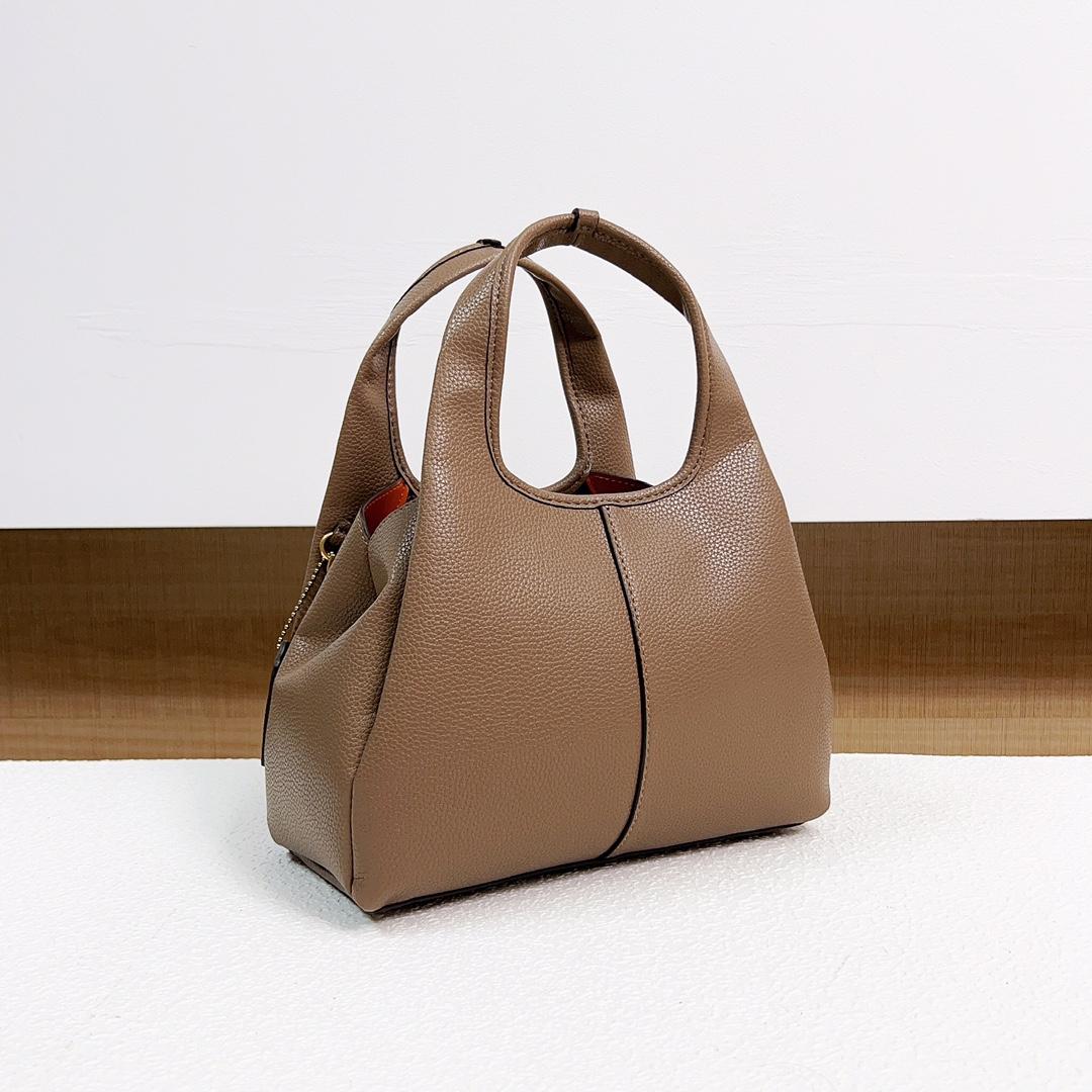 Coach Lana Shoulder Bag 23  - FashionPlug