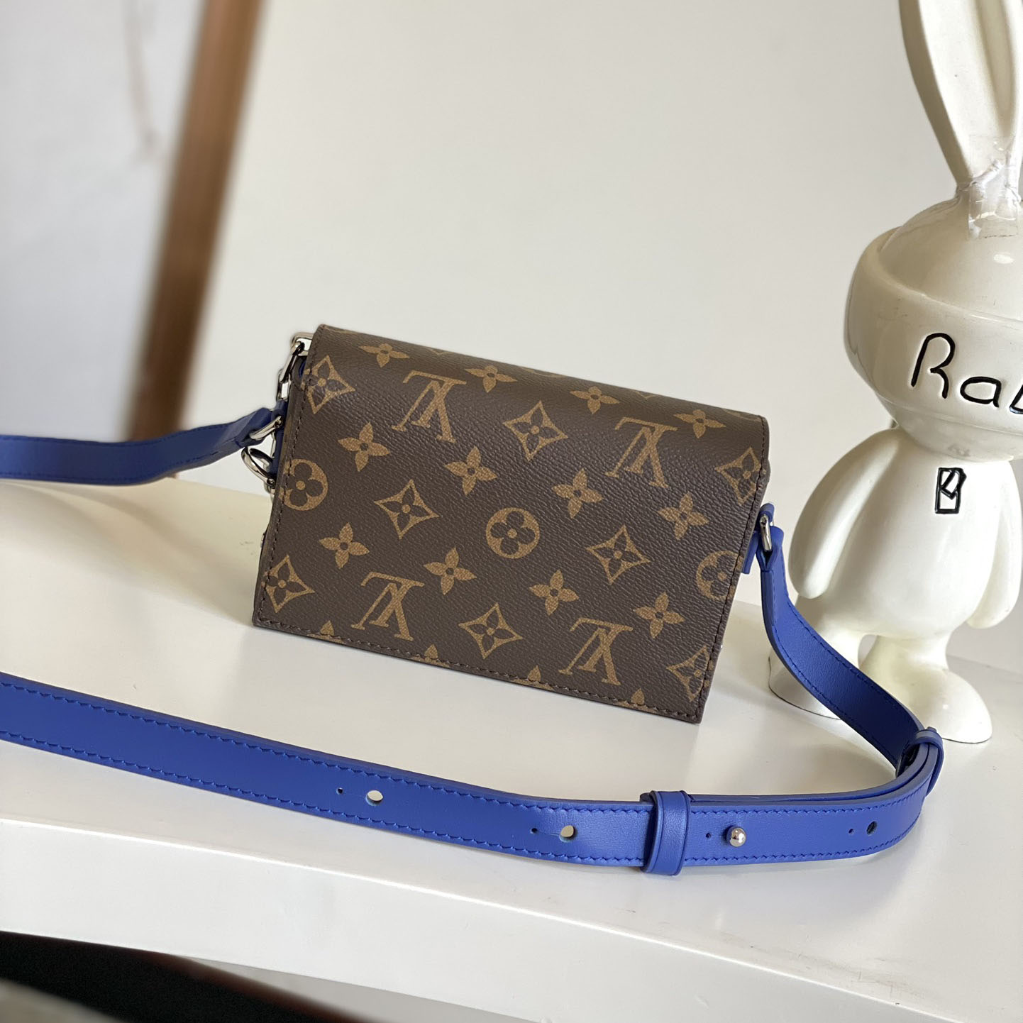 Louis Vuitton Steamer Wearable Wallet  M12810 - FashionPlug
