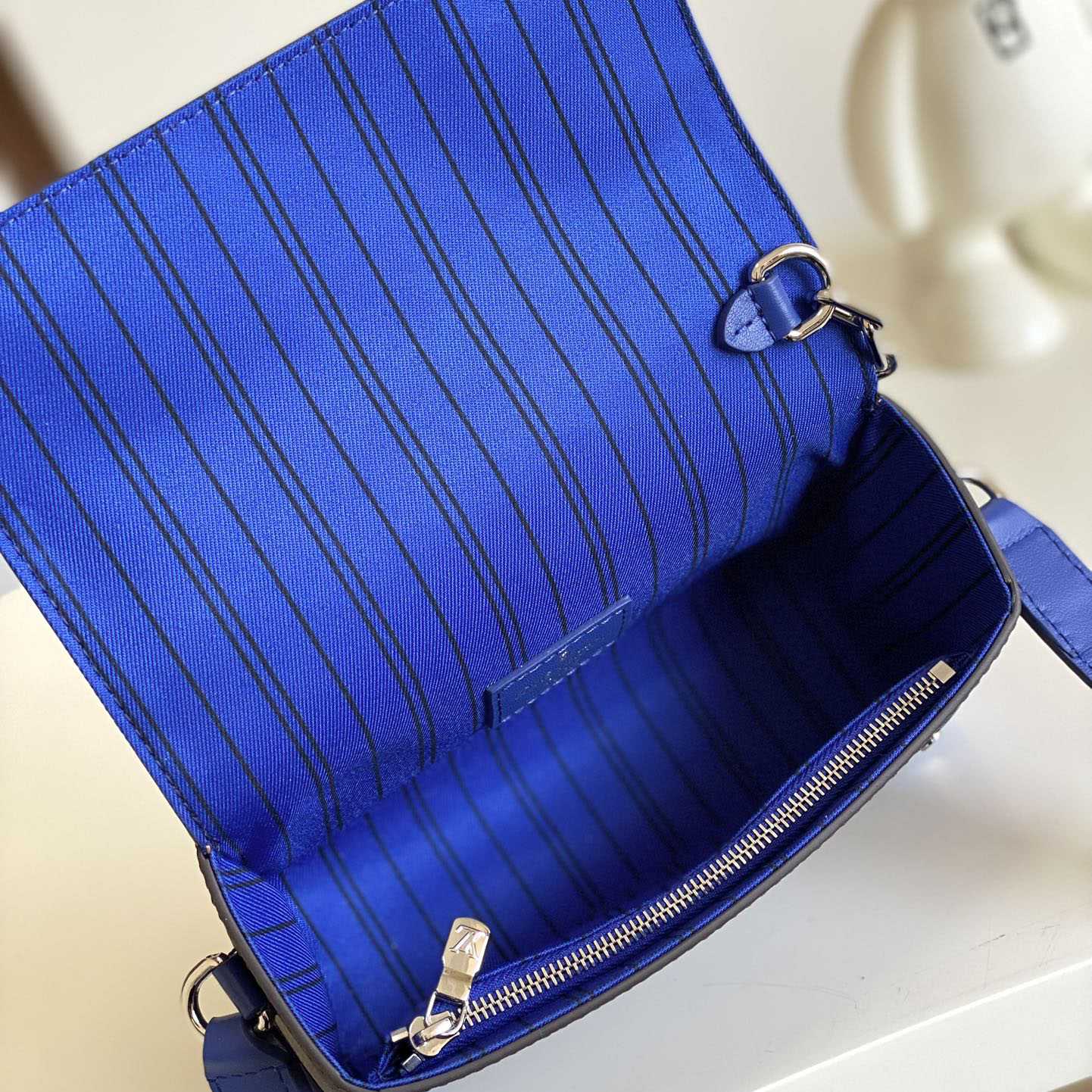 Louis Vuitton Steamer Wearable Wallet  M12810 - FashionPlug