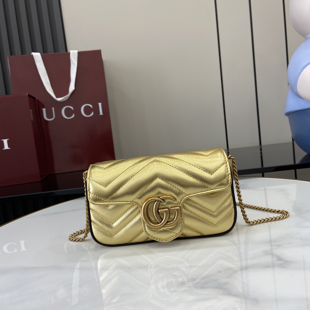 Gucci GG Marmont Super Mini Bag - FashionPlug