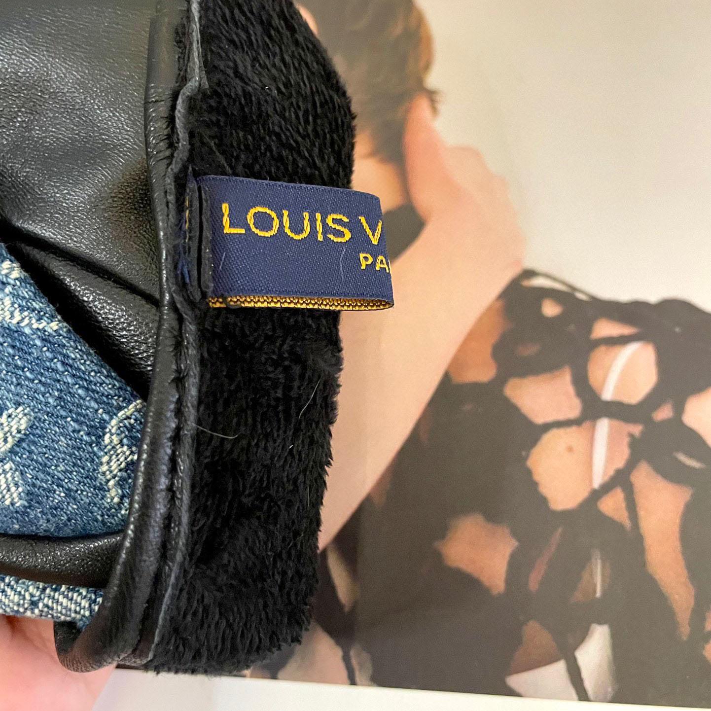 Louis Vuitton Gloves  - FashionPlug
