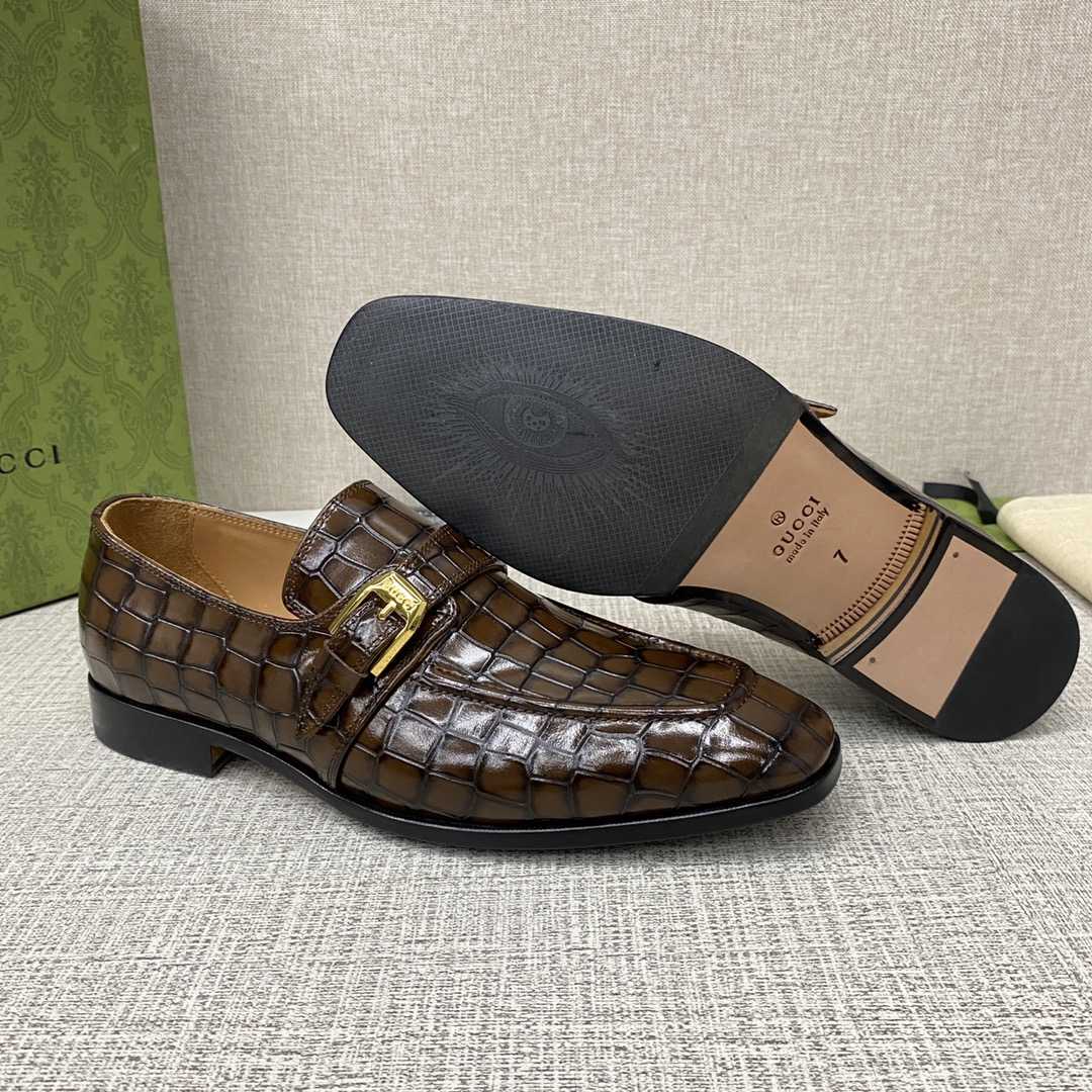 Gucci Men's Loafer - FashionPlug