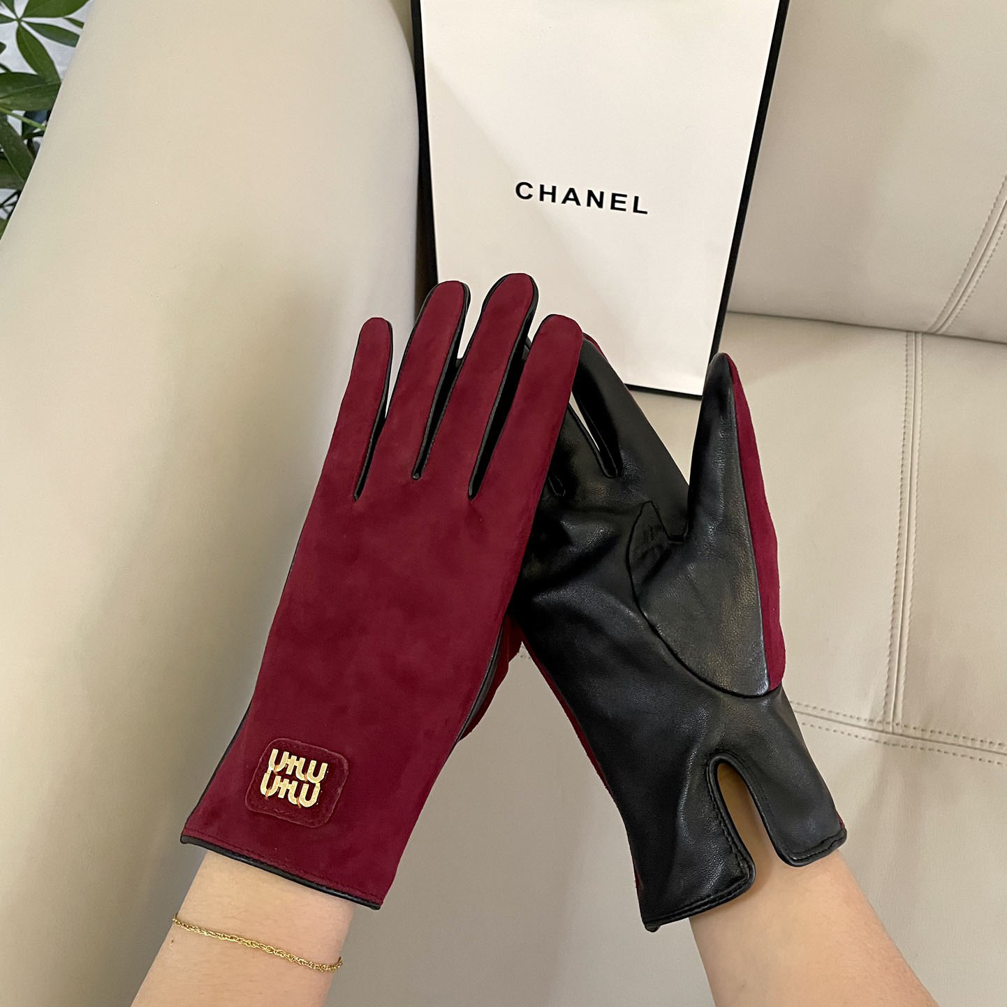 Miu Miu Gloves  - FashionPlug