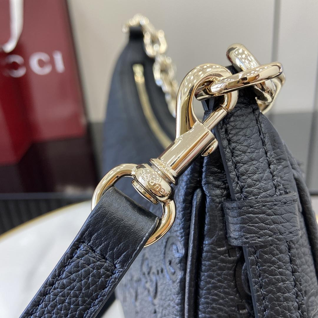 Gucci GG Emblem Medium Shoulder Bag - FashionPlug