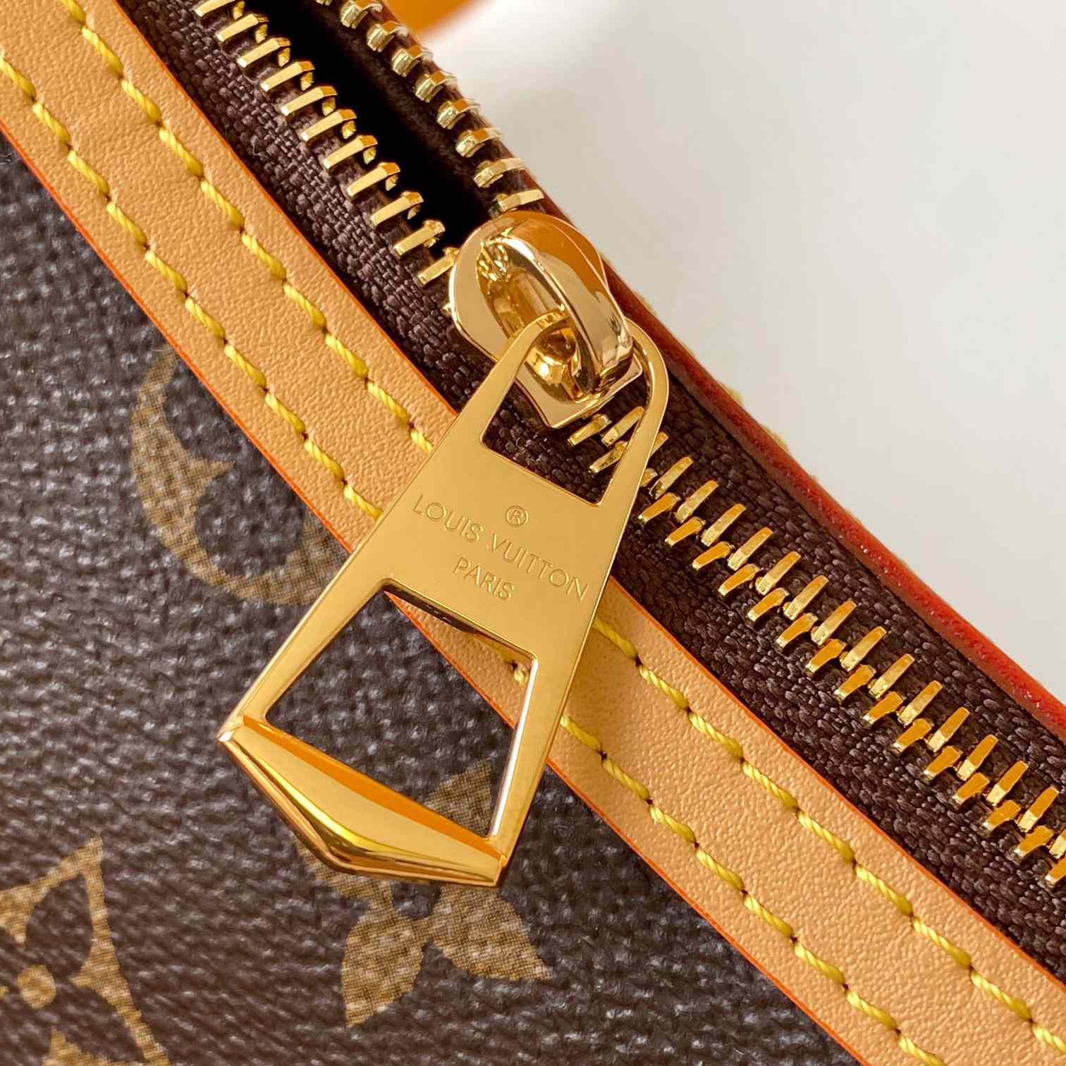 Louis Vuitton Looping   M12939 - FashionPlug