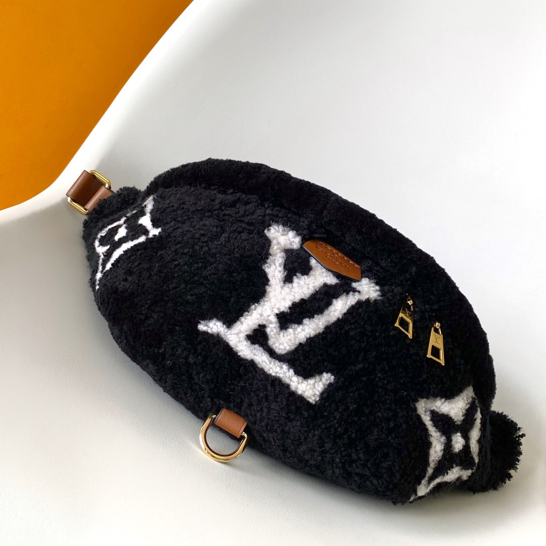 Louis Vuitton Bumbag  M11799 - FashionPlug