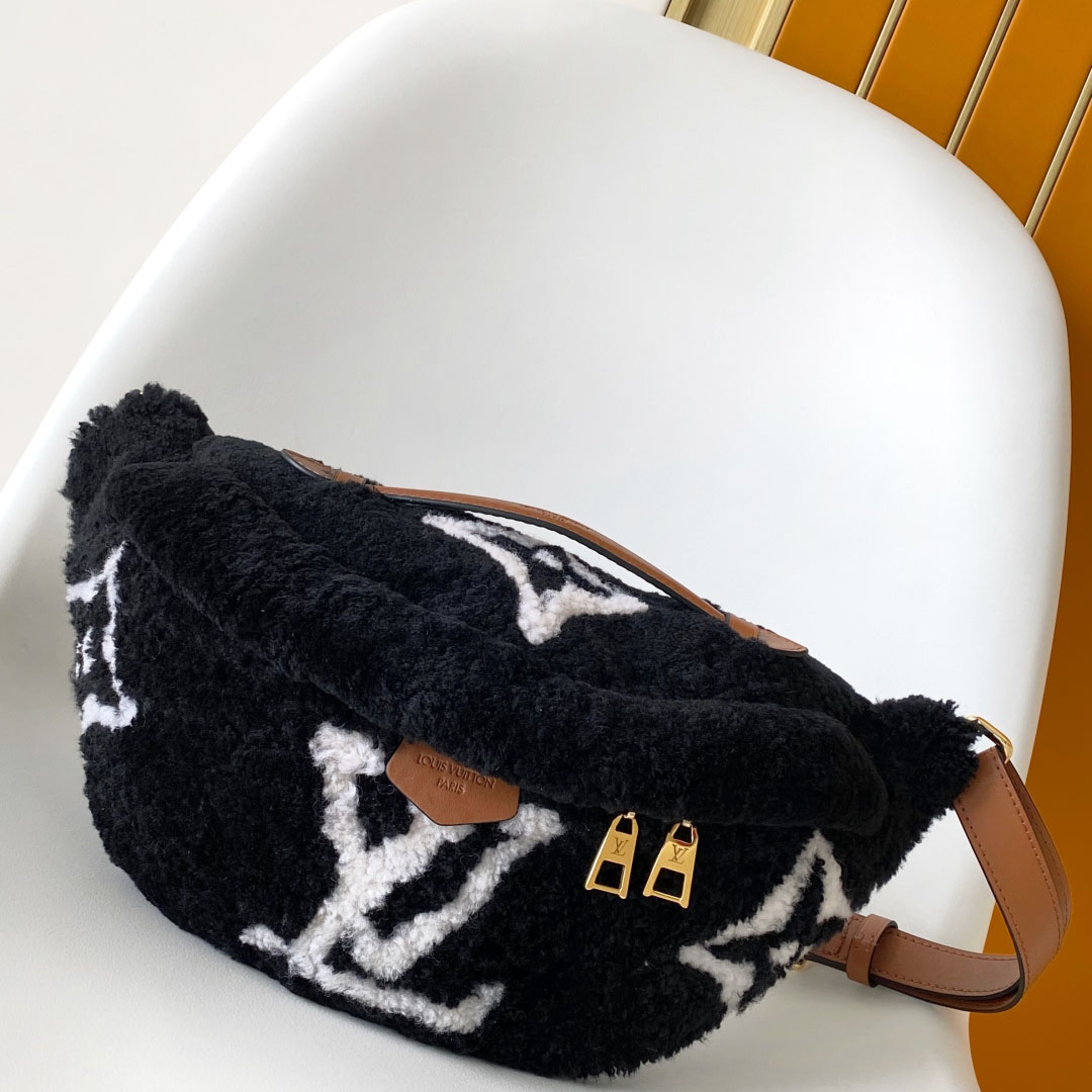 Louis Vuitton Bumbag  M11799 - FashionPlug