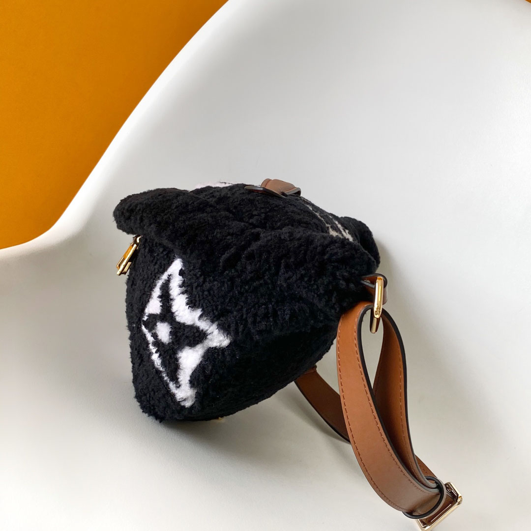 Louis Vuitton Bumbag  M11799 - FashionPlug