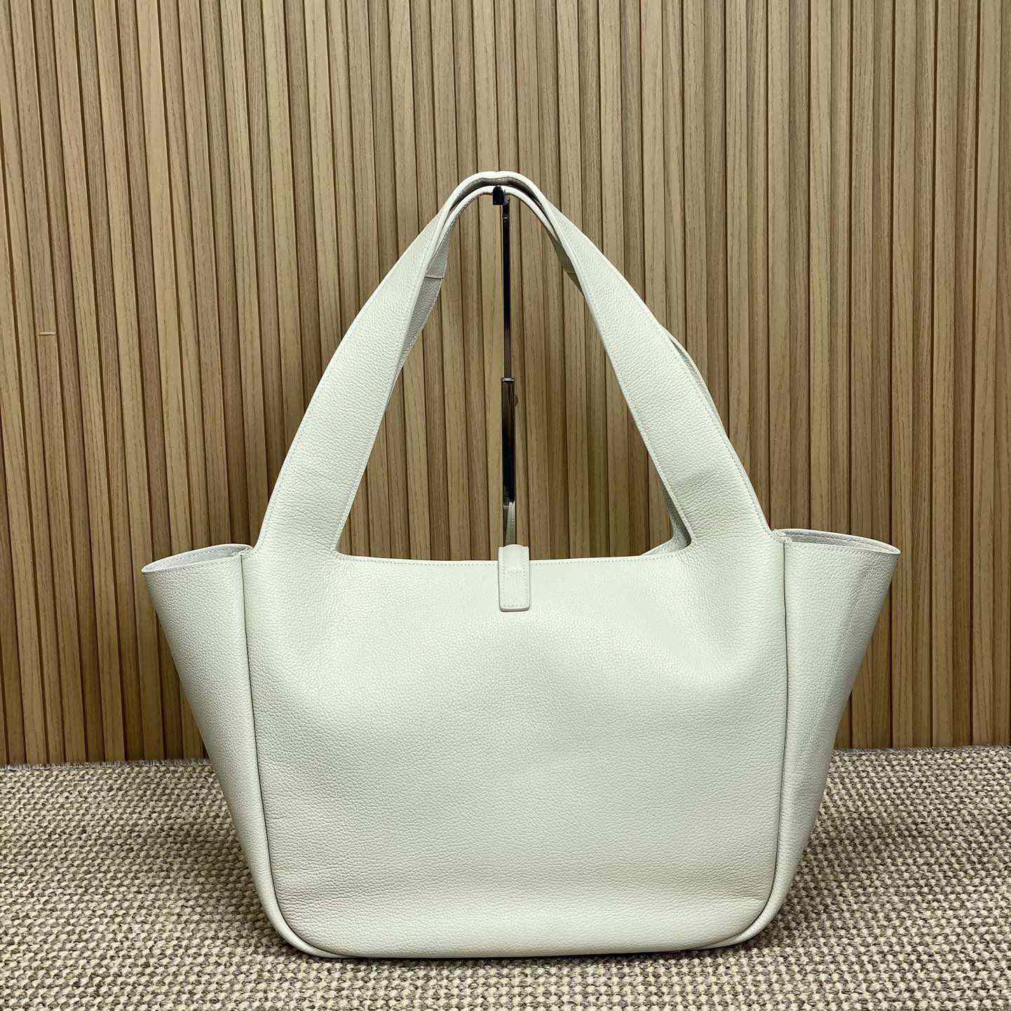 Saint Laurent Le 5 À 7 Bea In Grained Leather - FashionPlug
