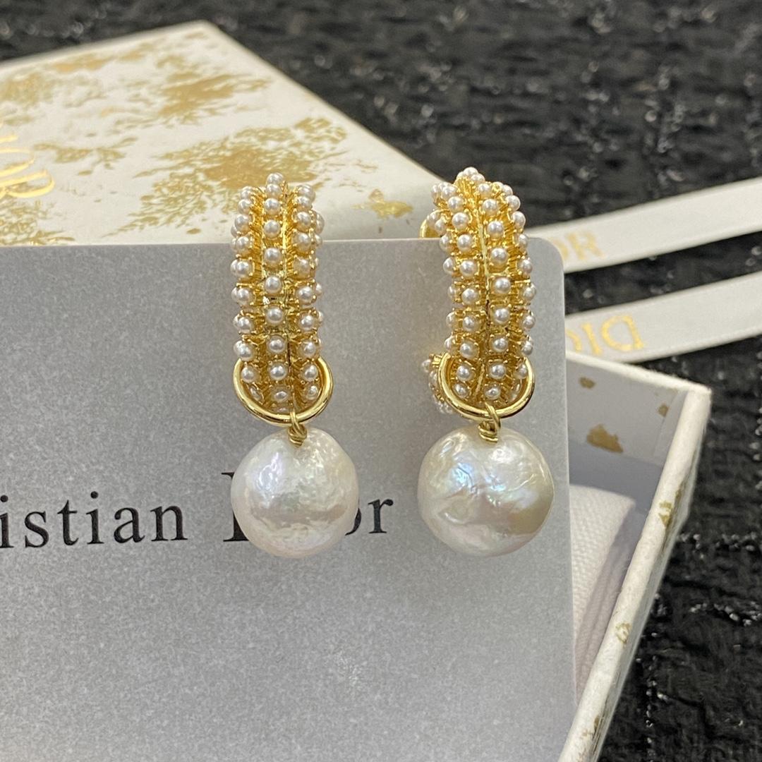 Dior Earrings - FashionPlug