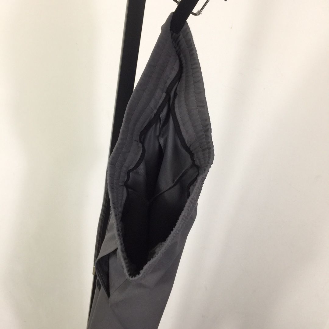 Louis Vuitton Cotton Pants - FashionPlug