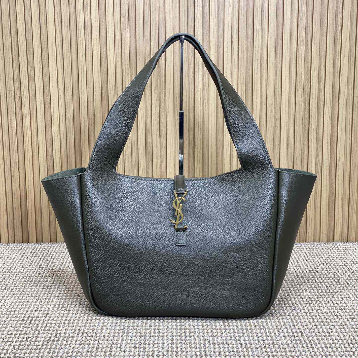 Saint Laurent Le 5 À 7 Bea In Grained Leather - FashionPlug