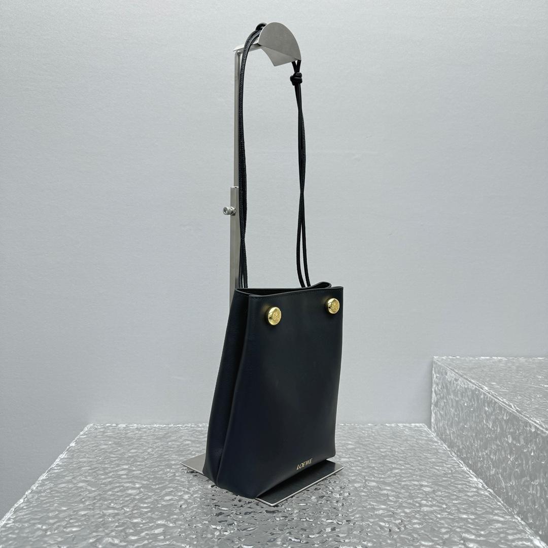 Loewe Pebble Pouch In Smooth Calfskin  - FashionPlug