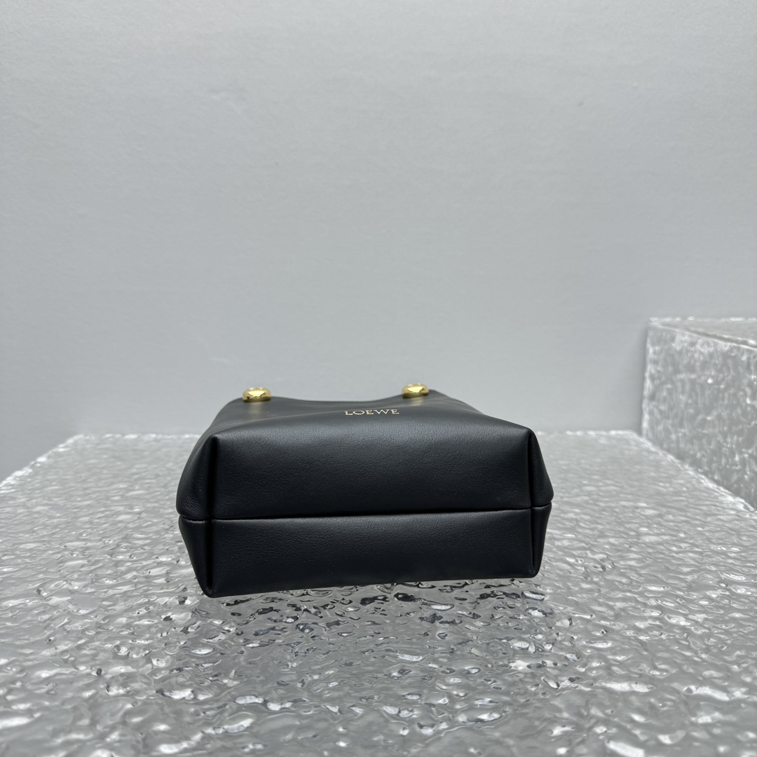 Loewe Pebble Pouch In Smooth Calfskin  - FashionPlug