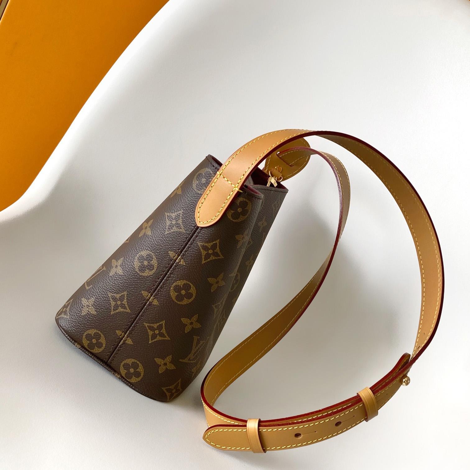 Louis Vuitton All In BB   M12925 - FashionPlug
