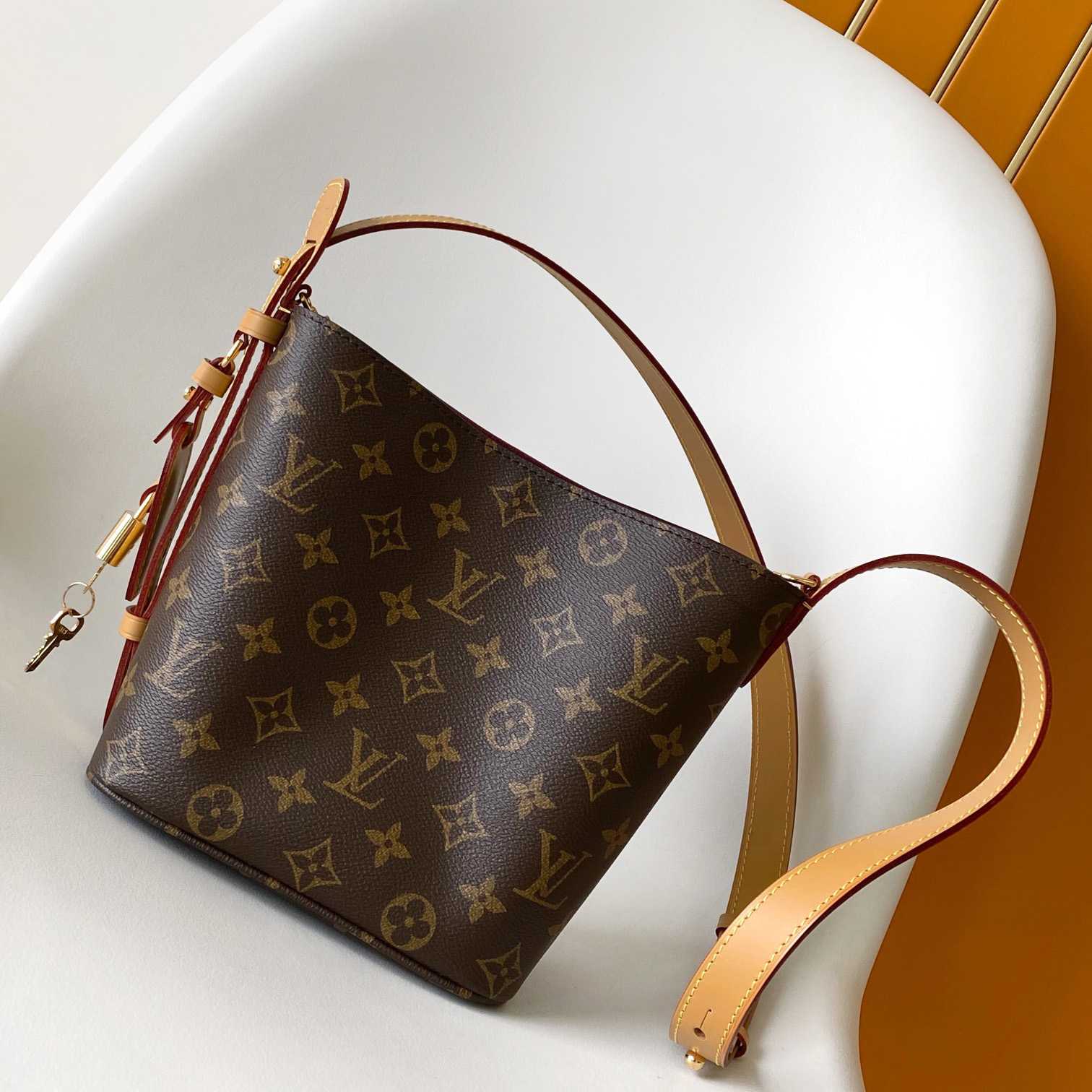 Louis Vuitton All In BB   M12925 - FashionPlug