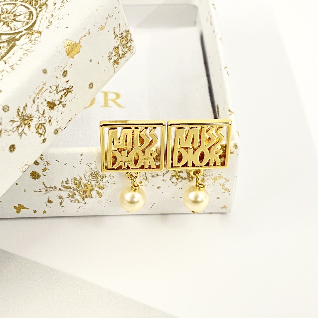 Dior Earrings - FashionPlug