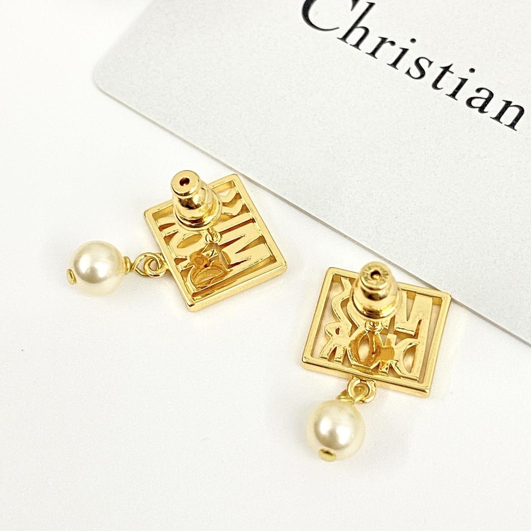 Dior Earrings - FashionPlug