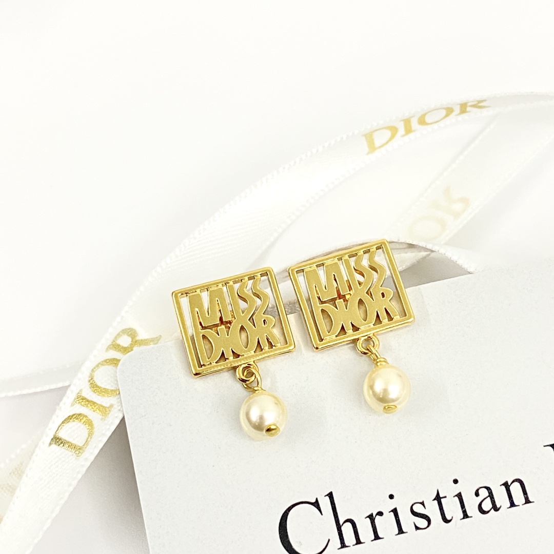 Dior Earrings - FashionPlug