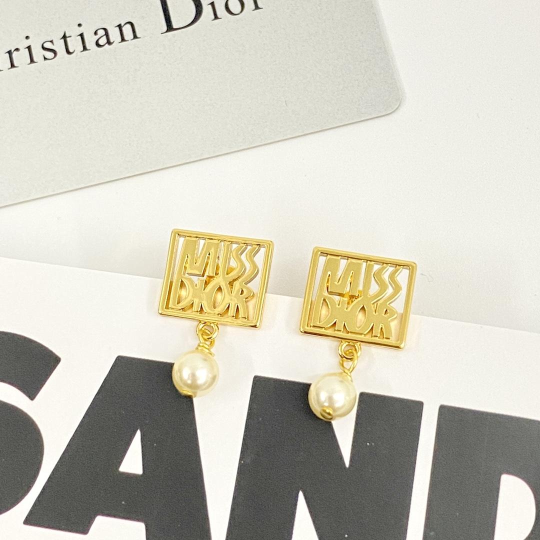 Dior Earrings - FashionPlug