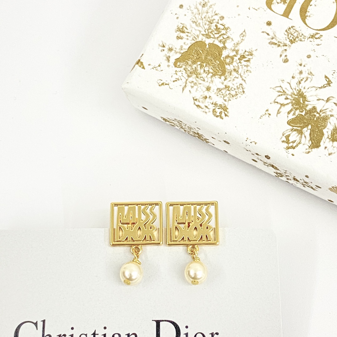 Dior Earrings - FashionPlug