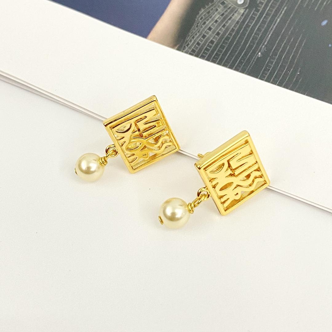 Dior Earrings - FashionPlug