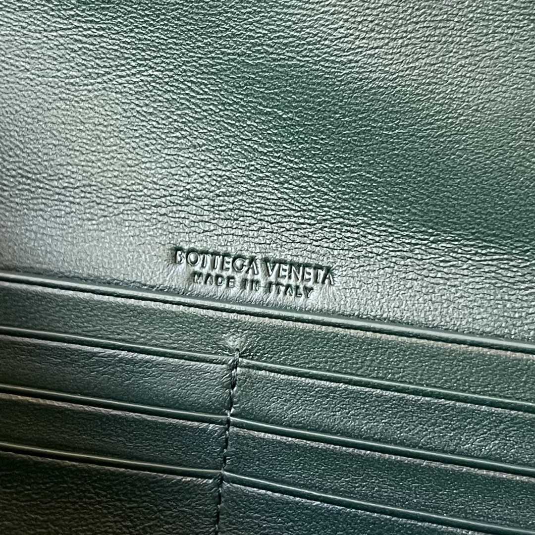 Bottega Veneta Andiamo Clutch 31*13*3cm - FashionPlug
