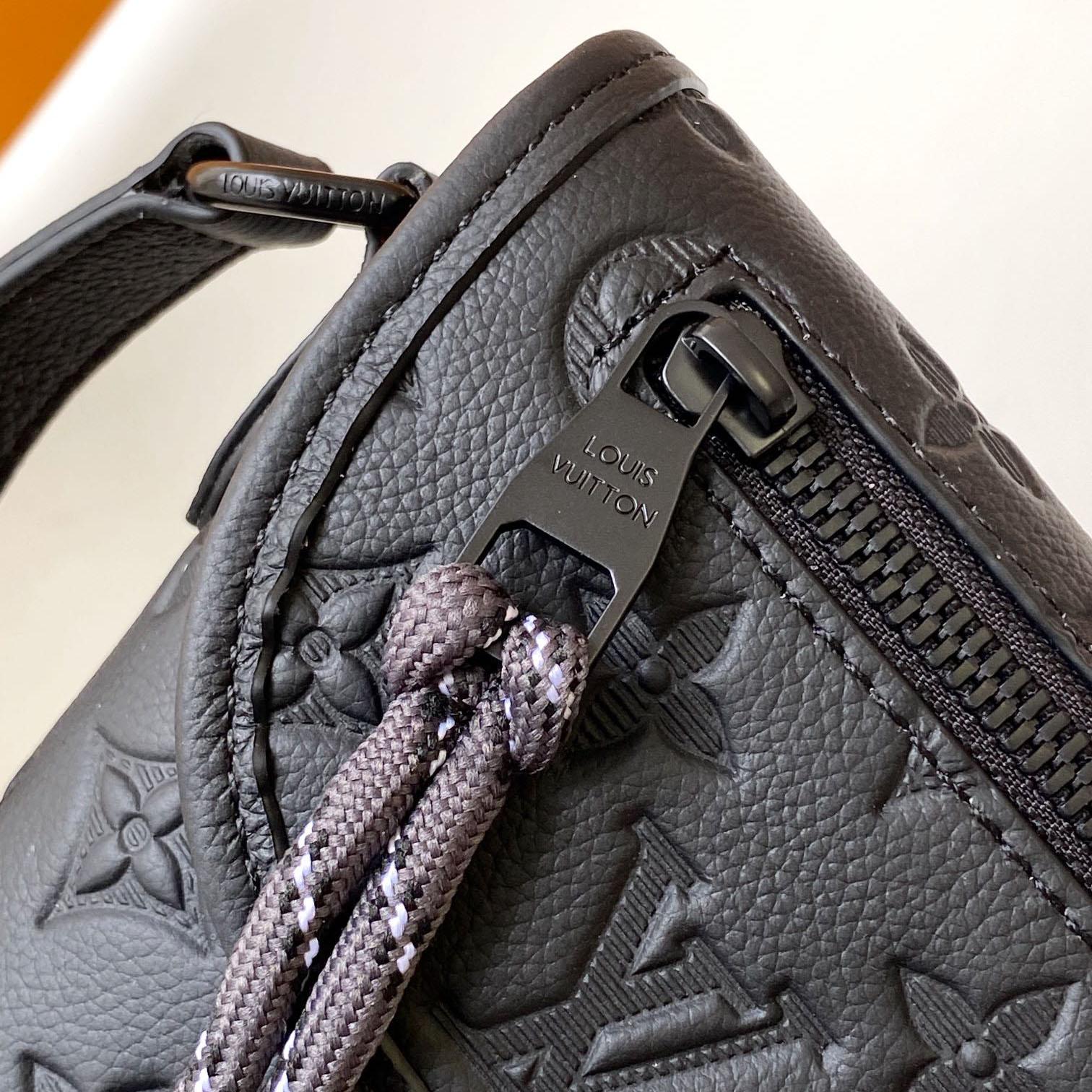 Louis Vuitton Pulse Wearable Wallet  M12636 - FashionPlug
