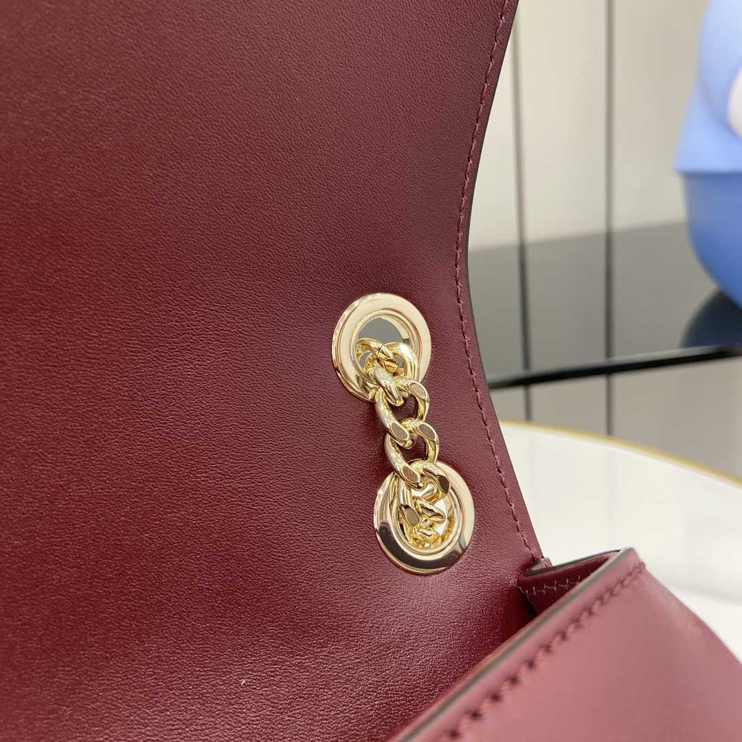 Gucci Blondie Small Shoulder Bag - FashionPlug
