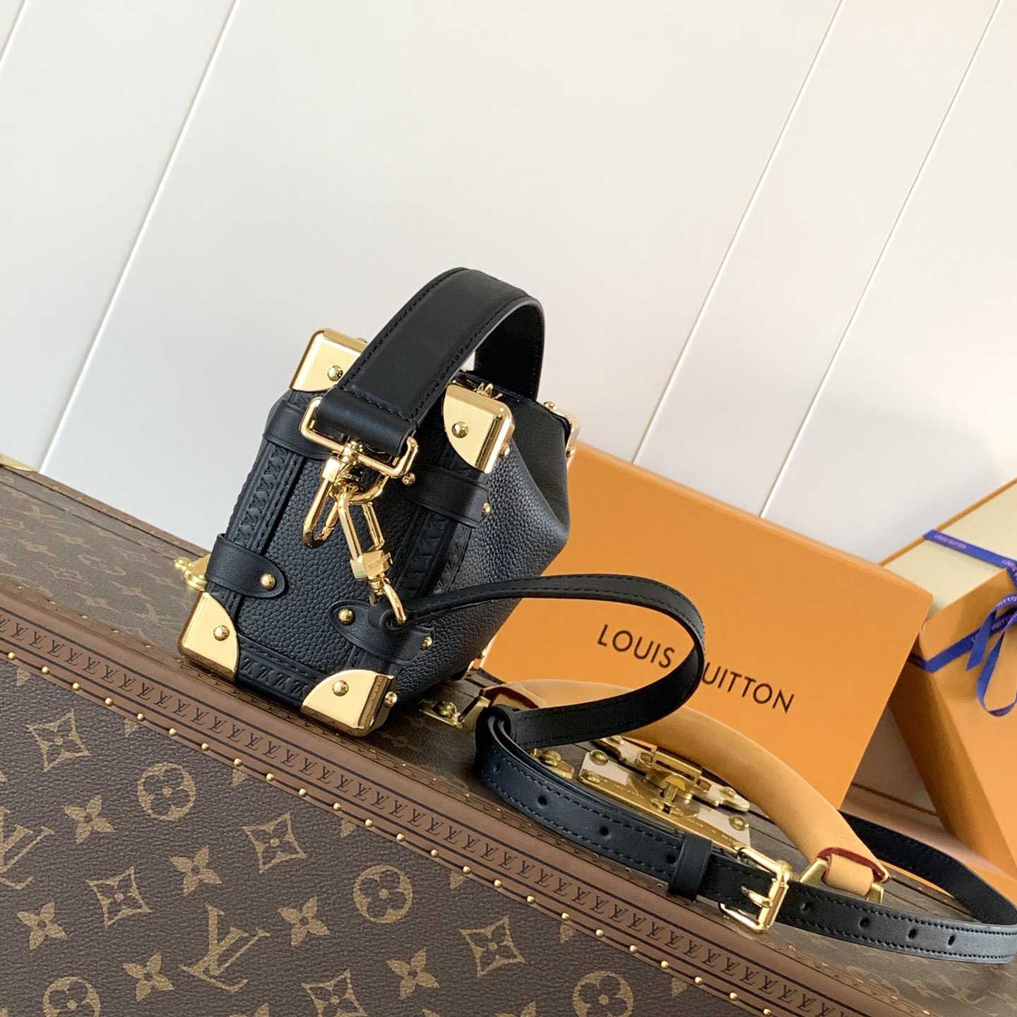 Louis Vuitton Side Trunk MM   M25160 （18 x 12 x 8cm） - FashionPlug