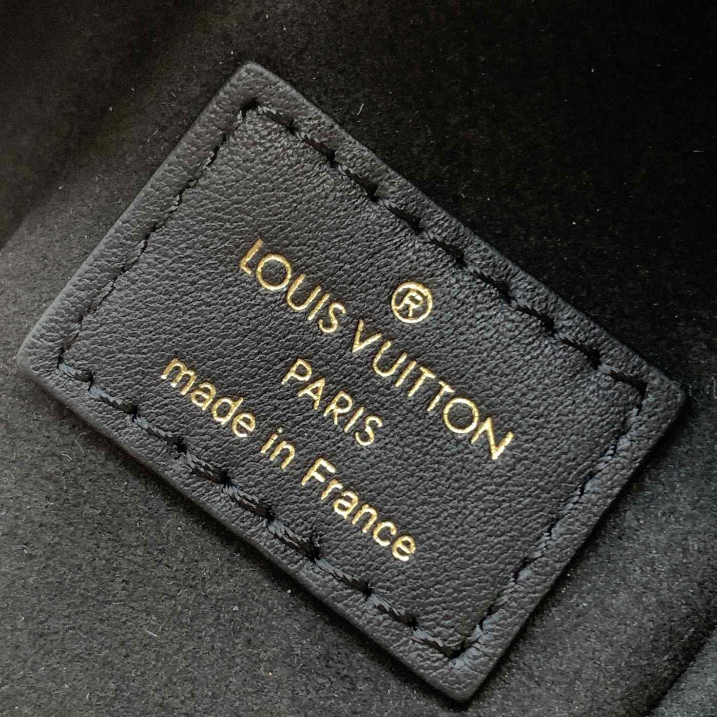 Louis Vuitton Side Trunk MM   M25160 （18 x 12 x 8cm） - FashionPlug