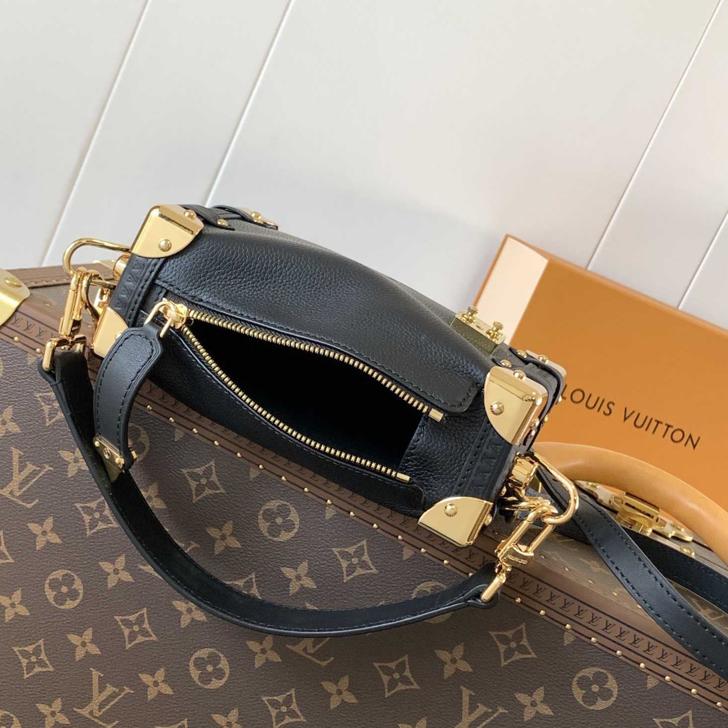 Louis Vuitton Side Trunk MM   M25160 （18 x 12 x 8cm） - FashionPlug