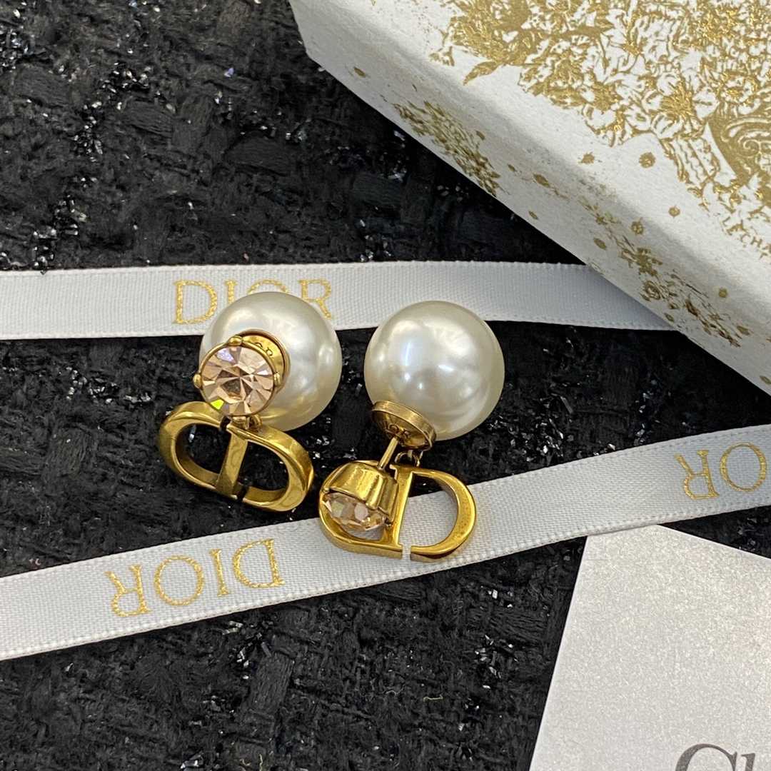 Dior Earrings - FashionPlug