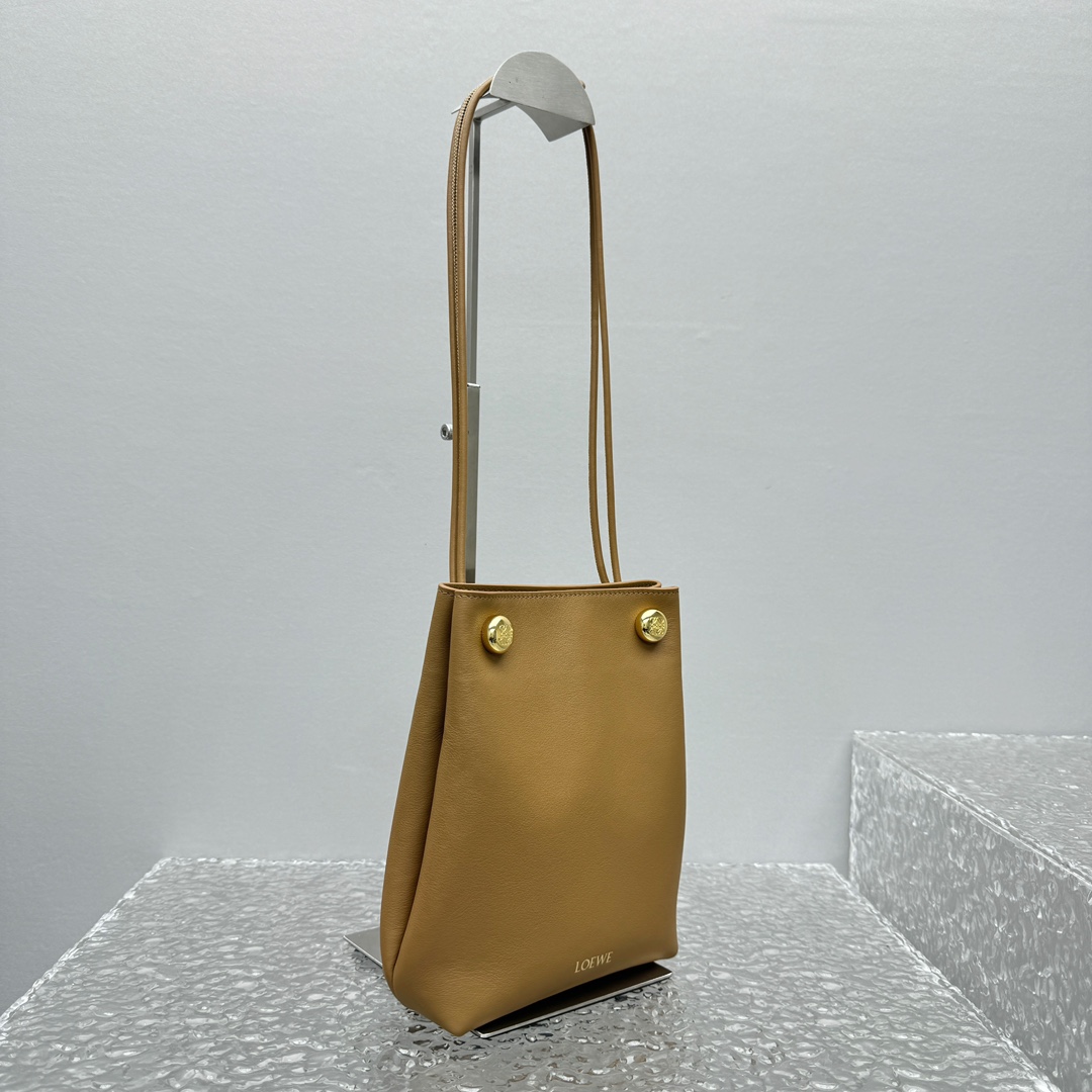 Loewe Pebble Pouch In Smooth Calfskin  - FashionPlug