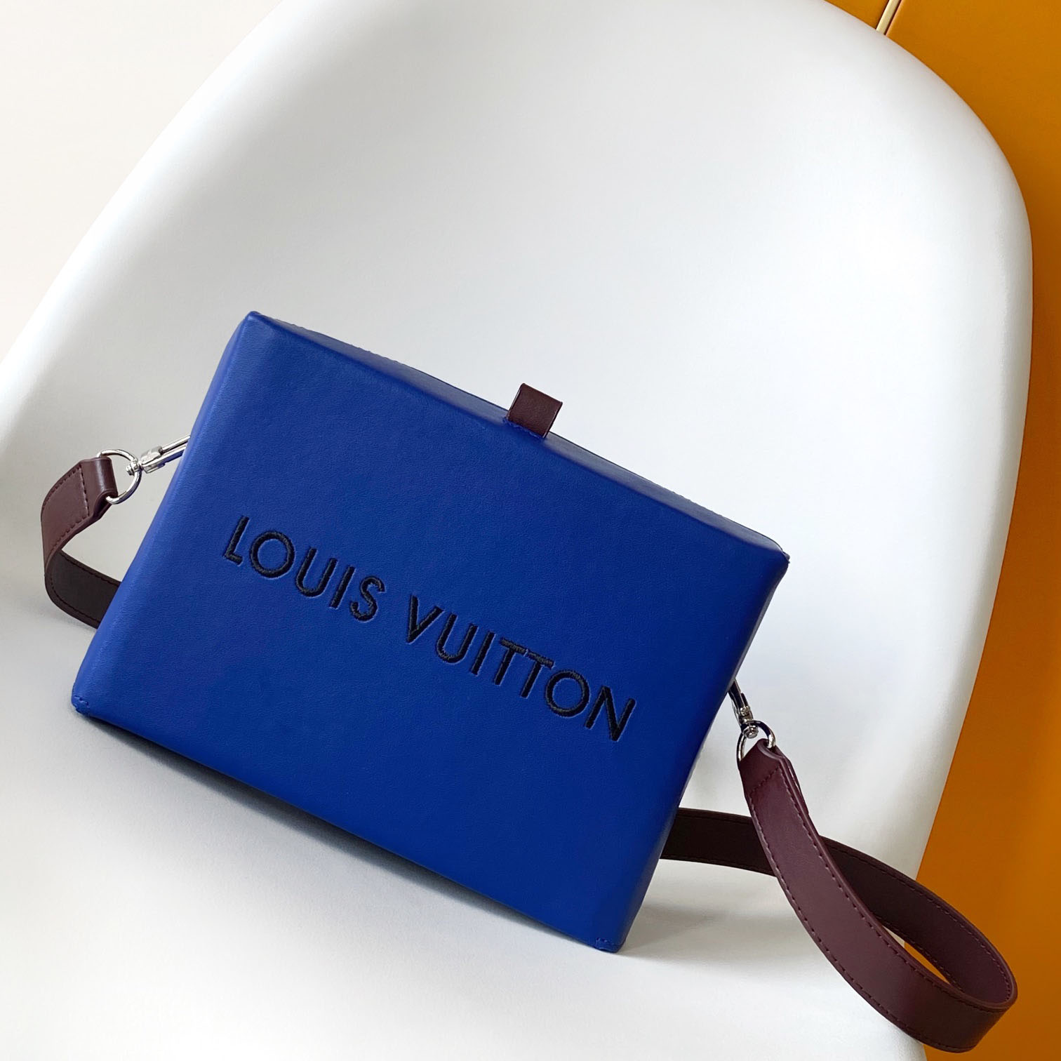 Louis Vuitton Shopper Clutch  M14028 - FashionPlug