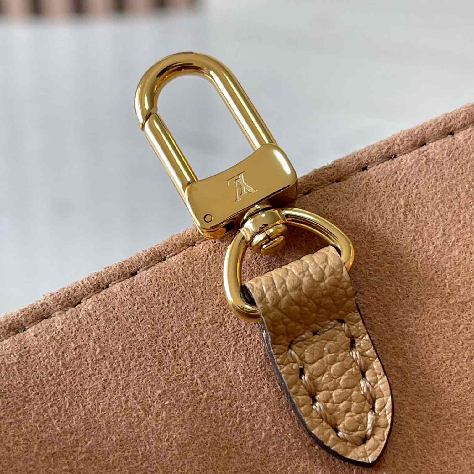 Louis Vuitton OnTheGo PM  M12513 - FashionPlug