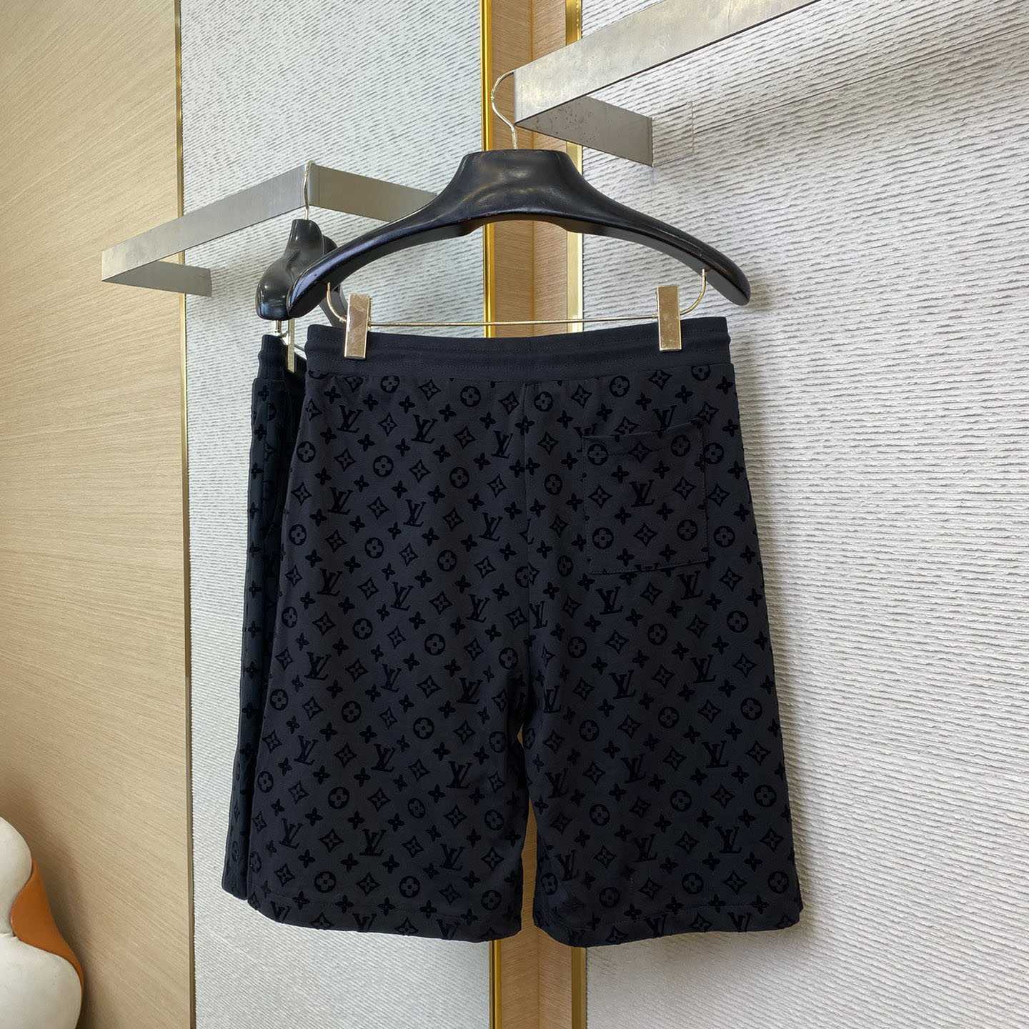 Louis Vuitton Graphic Jacquard Knitted Shorts  1AHC59 - FashionPlug
